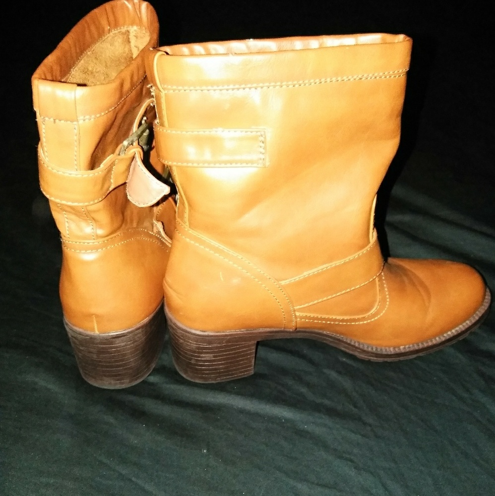 Boots - Picture 5 of 5